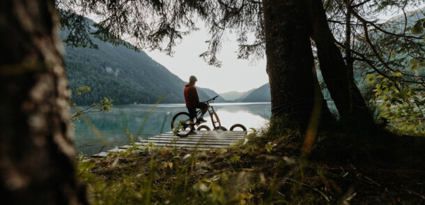     Mountainbiking around lake Weissensee 